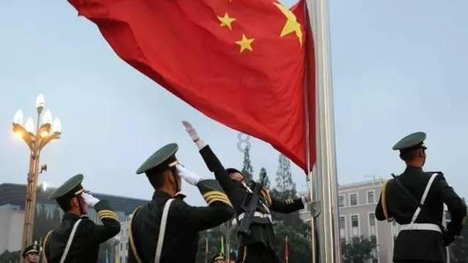 昔日被称为陈奕迅接班人的吴浩康，如今却在工地当起了建筑工人