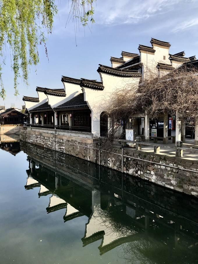 逃离地下古寺庙